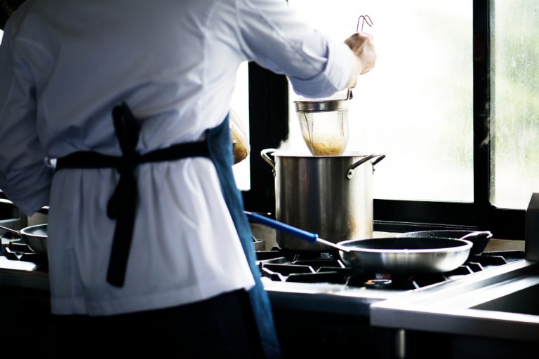 GLP Restaurante: Como escolher entre botijão e GLP a granel